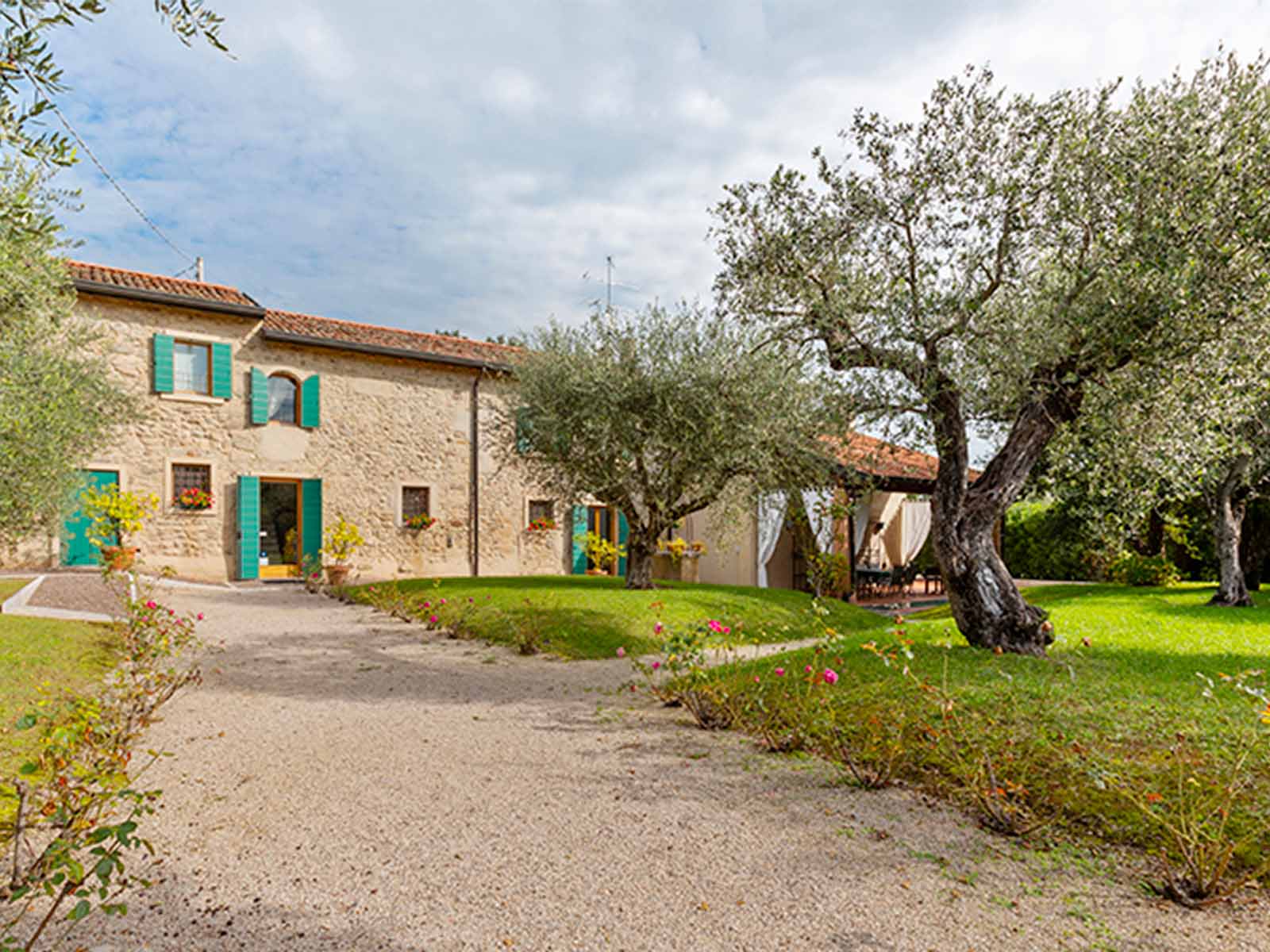 WhatsApp-Image-2025-04-01-at-17_0005_FACCIATA-2.jpg